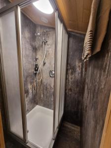 Ένα μπάνιο στο Ferienwohnung Weber