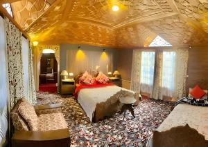 Ένα ή περισσότερα κρεβάτια σε δωμάτιο στο Houseboat Old Palace