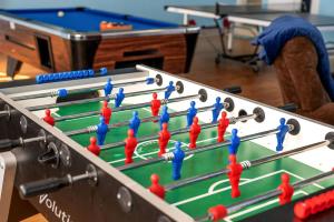 Η αίθουσα παιχνιδιών του Gorgeous Beach House with Incredible Water Views for an Unforgettable Escape in Duck, North Carolina