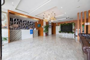 Vstupní hala nebo recepce v ubytování Jinjiang Inn Style Tianjin Wuqing Traditional Chinese Medical Hospital