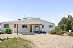 Galeriebild der Unterkunft Scarp n Sea, Sauna Views & Serene Coastal Comfort in Falcon