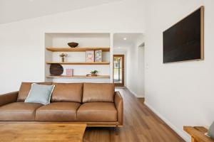 Galeriebild der Unterkunft Scarp n Sea, Sauna Views & Serene Coastal Comfort in Falcon + 31 Fotos