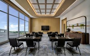 TV a/nebo společenská místnost v ubytování ARTOTEL Living World Kota Wisata