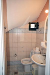 Koupelna v ubytování Βεατρικη Beatrice