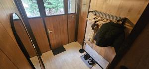 Draufsicht auf einen Flur in einem Zugraum in der Unterkunft A-Frame am Ochsenkopf in Mehlmeisel