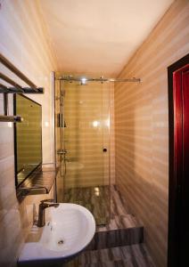 Ένα μπάνιο στο Asato Hotel