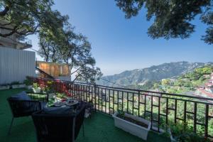 Nespecifikovaný výhled na hory nebo výhled na hory při pohledu z hotelu