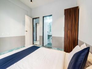 Fotografie z fotogalerie ubytování Ventara Escape Bungalow by Palette Homes – 4 BHK | Pvt Pool | Lonavala v destinaci Kārli