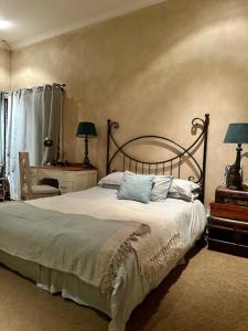 Postel nebo postele na pokoji v ubytování Otter's Creek Riverside