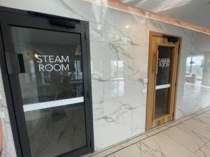 Fotografie z fotogalerie ubytování Box Hill Core Hotel Style Double Suite High-End Furniture Double King Bed Super Large Space v destinaci Box Hill