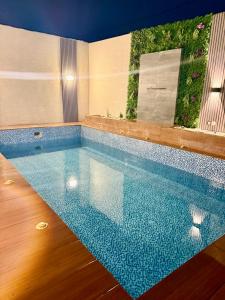 Πισίνα στο ή κοντά στο شاليهات سمو بارك 2