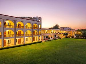 Tòa nhà nơi resort tọa lạc