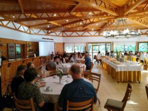 Restaurace v ubytování Hotel Cabañas Del Parque