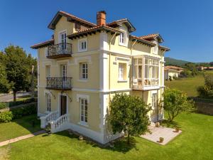 Το κτήριο όπου στεγάζεται  η παραθεριστική κατοικία