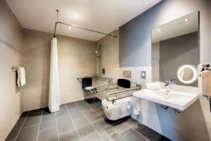 Ένα μπάνιο στο Premier Inn Stuttgart Zuffenhausen +14 φωτογραφίες