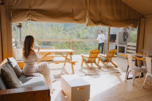 Χώρος καθιστικού στο AfriCamps at Pat Busch