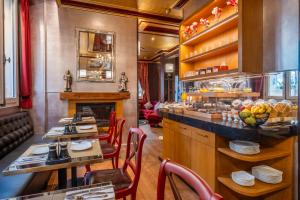 Jídlo v hotelu nebo okolí