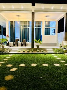 TV a/nebo společenská místnost v ubytování Sun moon villa II