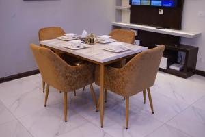 Fotografie z fotogalerie ubytování Luxury Fully Furnished 5 Marla House in DHA Phase 9 town v destinaci Lahore