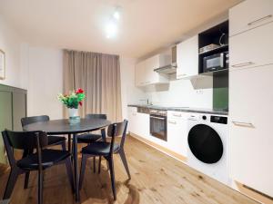 Kuchyň nebo kuchyňský kout v ubytování Schiffmeisterapartment Melk, Wachau - Design trifft Geschichte - Herbstzauber zum Spezialpreis