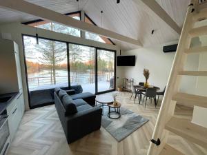 Χώρος καθιστικού στο MöK Puhkemajad