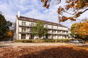 Το κτήριο όπου στεγάζεται  το ξενοδοχείο διαμερισμάτων