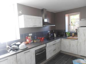 Η κουζίνα ή μικρή κουζίνα στο Gîte Casafamilia - Nature et sérénité