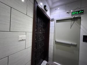 Koupelna v ubytování شقق الحمراء 1 + 5 fotografií