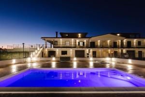 Πισίνα στο ή κοντά στο Villa Monterazzano by MMega