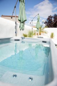 Πισίνα στο ή κοντά στο La Boissière - Chambre d'hôtes premium