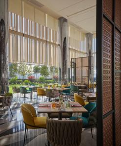 Un restaurante u otro lugar para comer en Amari SPICE Penang