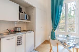 Η κουζίνα ή μικρή κουζίνα στο Saphir d'Aix Studio