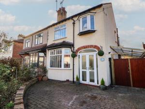 a house with a driveway in front of it at The Lily Pad in Chester