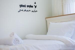 Postel nebo postele na pokoji v ubytování Cozy Home Studio Retreat