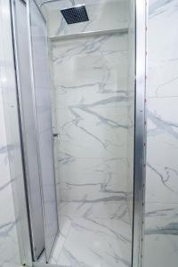 Koupelna v ubytování Cozy Home Studio Retreat + 14 fotografií