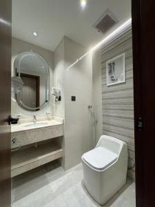 Koupelna v ubytování ميزاب 123