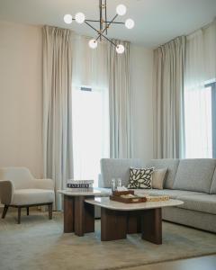 Istumisnurk majutusasutuses Palm Haven! NEW Luxury 1-BR! Yas Island Walking distance to F1