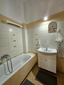 Ένα μπάνιο στο W1 PRIVATE rooms