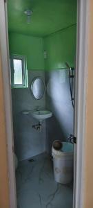 Koupelna v ubytování Elena Guest House & Resort + 27 fotografií