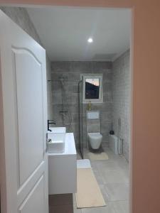 Koupelna v ubytování Nid de Tanamalaza