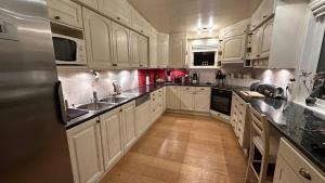 Η κουζίνα ή μικρή κουζίνα στο Casa Hauge - Fjord View