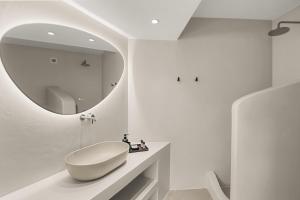 Koupelna v ubytování Lyra House Antiparos + 19 fotografií