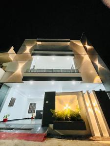 El edificio en el que está el hotel