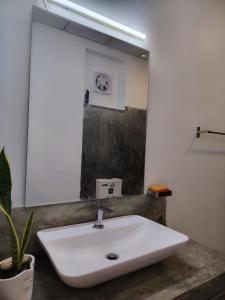 Koupelna v ubytování Dothalu Villa + 17 fotografií