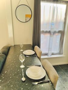 Fotografie z fotogalerie ubytování Ideal pay-as-you-stay 1-bed apartment in Preston v destinaci Preston