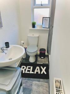 Koupelna v ubytování Ideal pay-as-you-stay 1-bed apartment in Preston