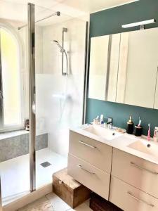 Koupelna v ubytování Maison Cocon de verdure - centre-ville - WIFI