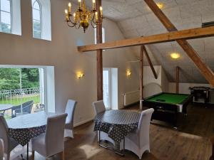 Biliár nebo kulečník v ubytování Gørdinglund Herregård Bed & Breakfast