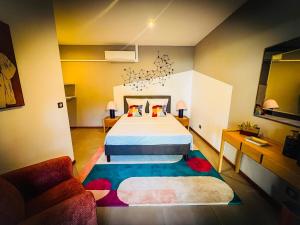 Ένα ή περισσότερα κρεβάτια σε δωμάτιο στο Villa Caroline +18 φωτογραφίες