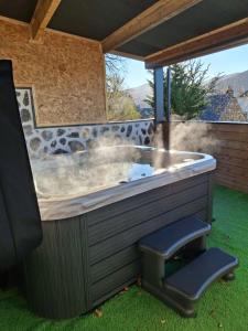 Φωτογραφία από το άλμπουμ του Les Roses Des Bois σε Murat-le-Quaire